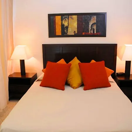 Apollonium Villas アクブク